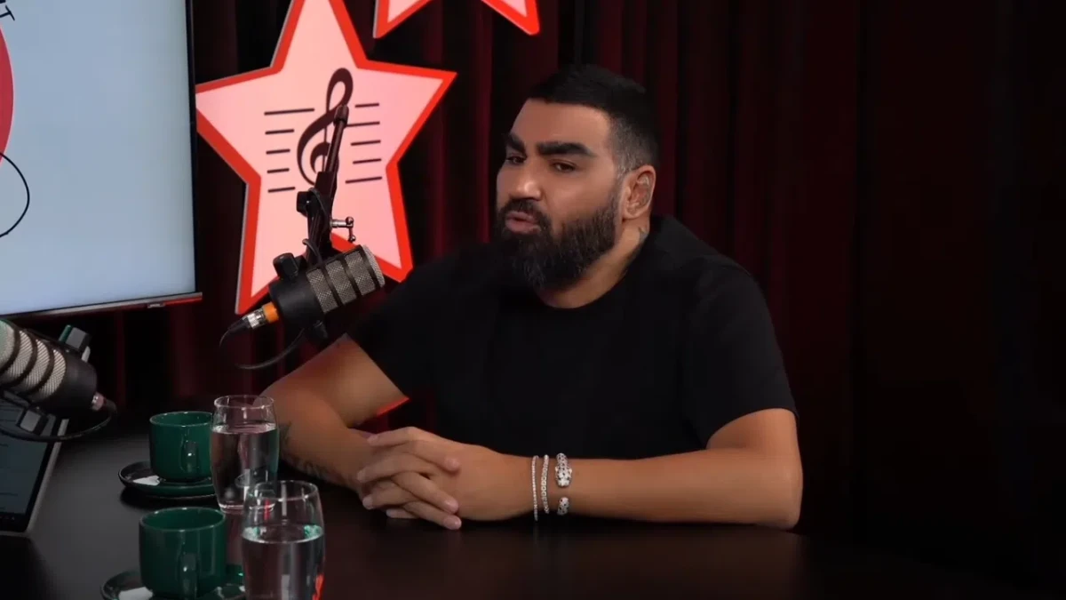 Азис поиска 100 бона хонорар за Нова година!