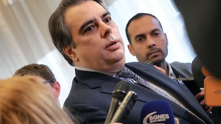 Асен Василев загуби делото срещу Тошко Йорданов а 250 000 лева