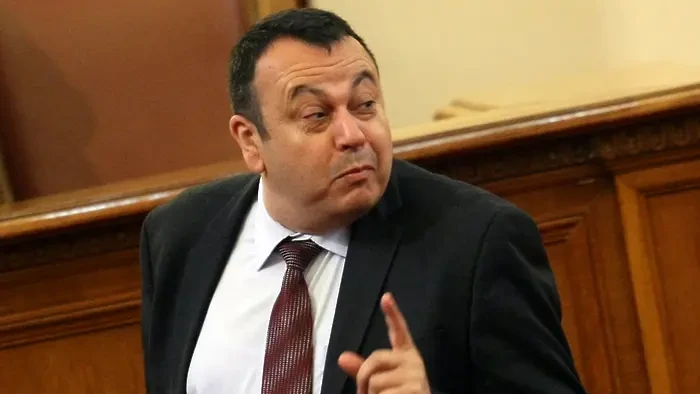 Хамид Хамид за обръщението на Радев: Завалията