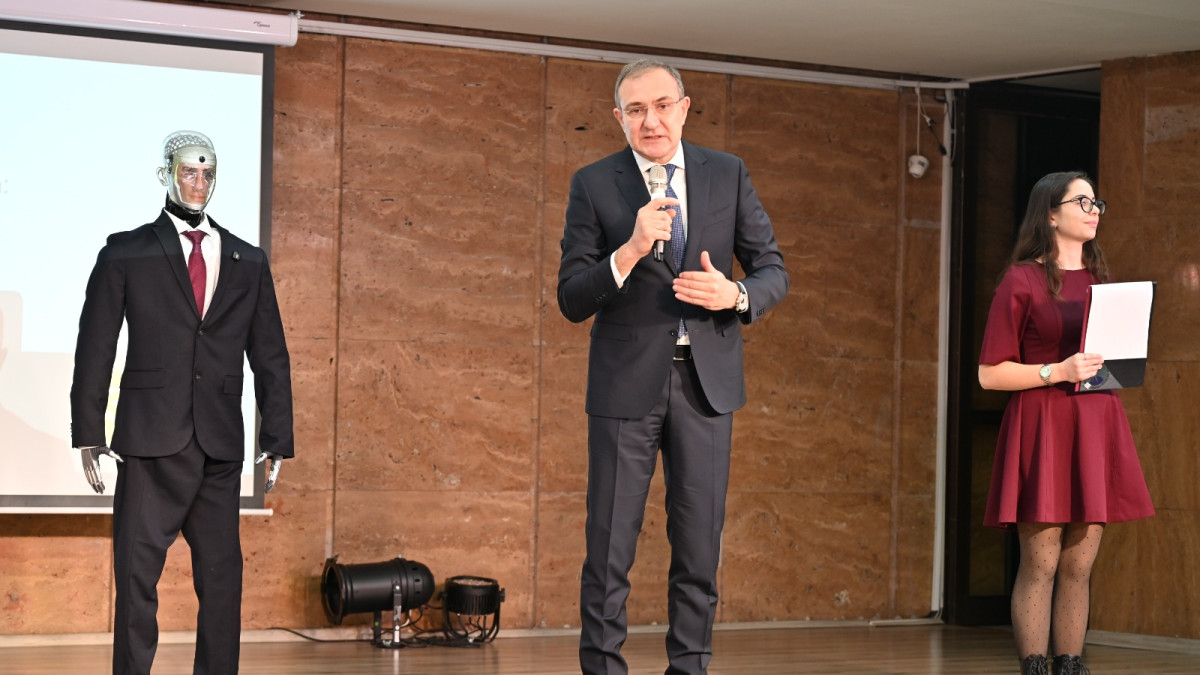 Министър Гуцанов: Трябва да предприемем стъпки за защита на децата в интернет