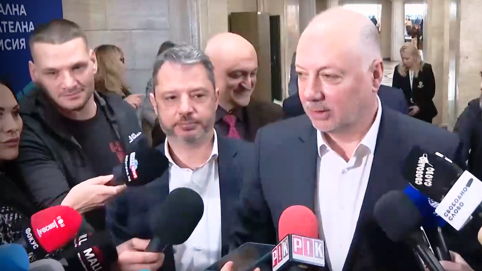 Коалицията ГЕРБ - СДС се регистрира за изборите