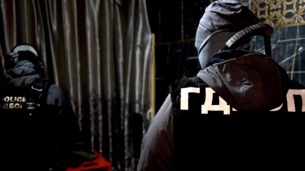 Секс без съгласие, заплахи и наркотици – ГДБОП разби престъпна схема в София