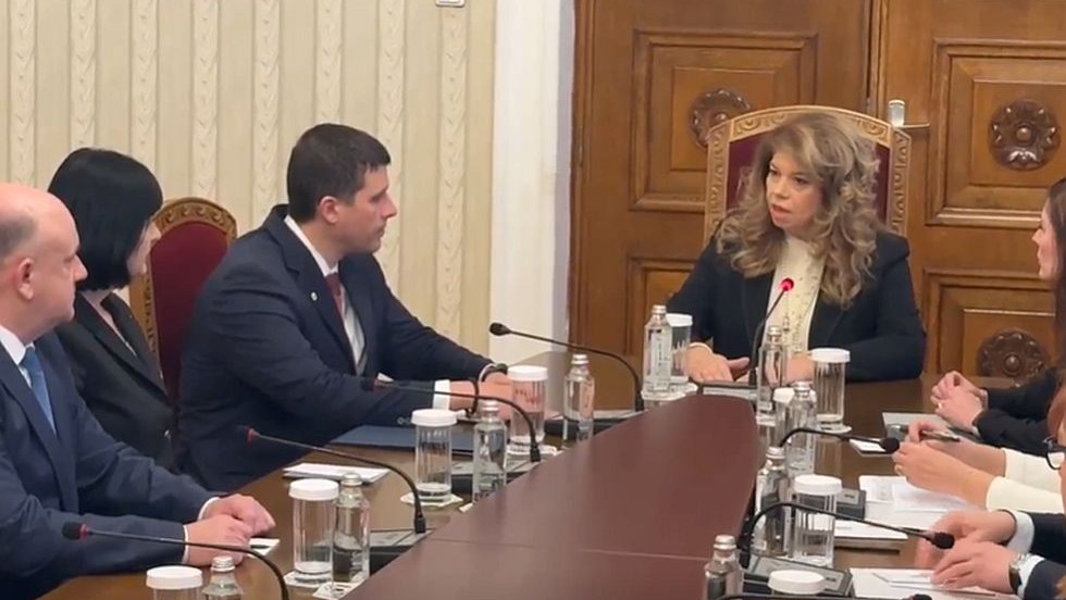 Михайлов пред президента: Най-голямата трагедия е, че обществото не вярва на институциите