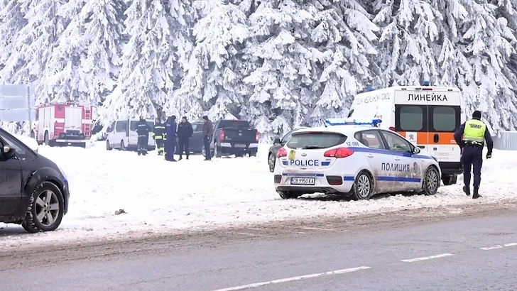 Сценарий за „секта“ или прикриване на масова екзекуция?
