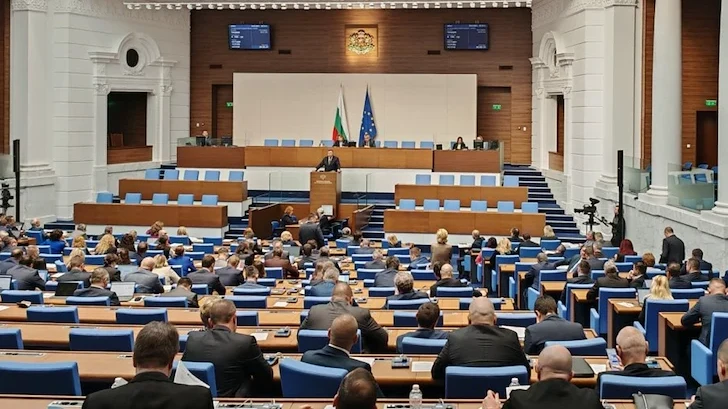 Депутатите циментираха новия Изборен кодекс въпреки критиките