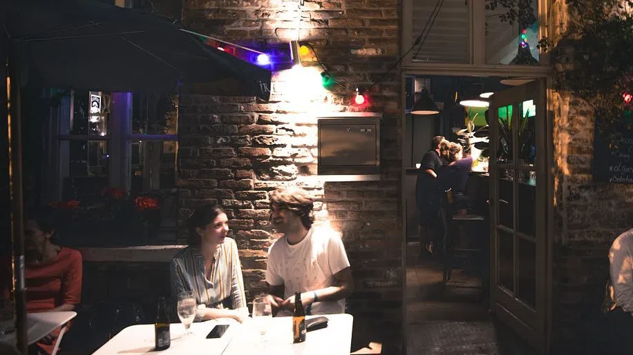 Солени глоби за родителите, чиито деца са по тъмно в заведенията?