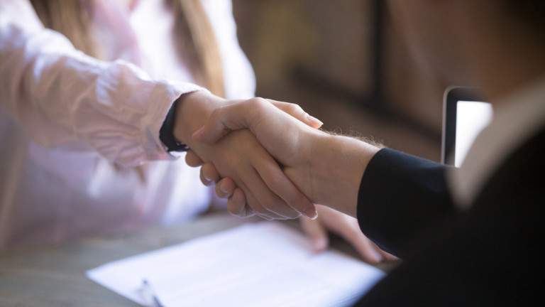 У нас работят над 120 000 души от трети страни, нужни са ни половин милион