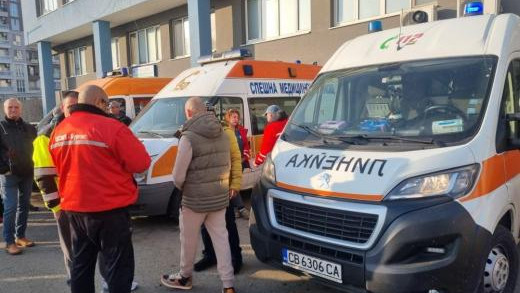 Шофьори на линейки в Бургас на протест: Глобяват ги за превишена скорост, докато спасяват животи