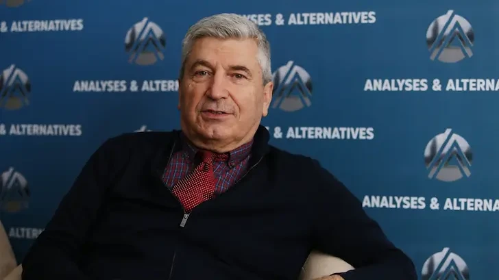 Илиян Василев: Делян Пеевски повярва, че седи до Господ