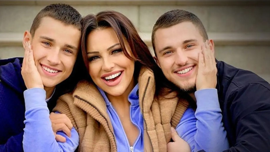 Синът на певицата Рени е в казарма в Израел