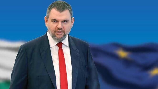 Пеевски е сигнализирал прокуратурата за намеса на Емил Дечев в работата на професионалния състав на МВР