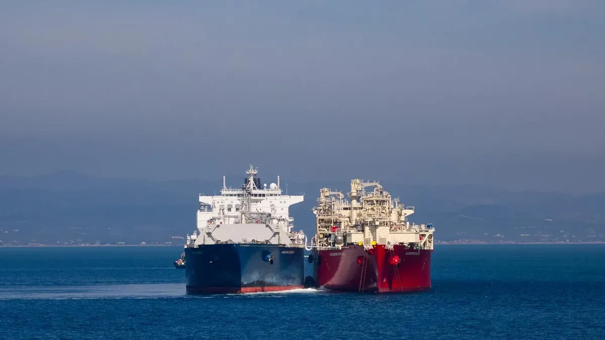 Министерството на енергетиката: България зарежда втечнен газ на предкризисни цени