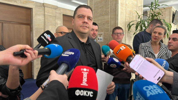 Балабанов: Денков е регистрирал училище "Космос", а Белобрадова го е рекламирала