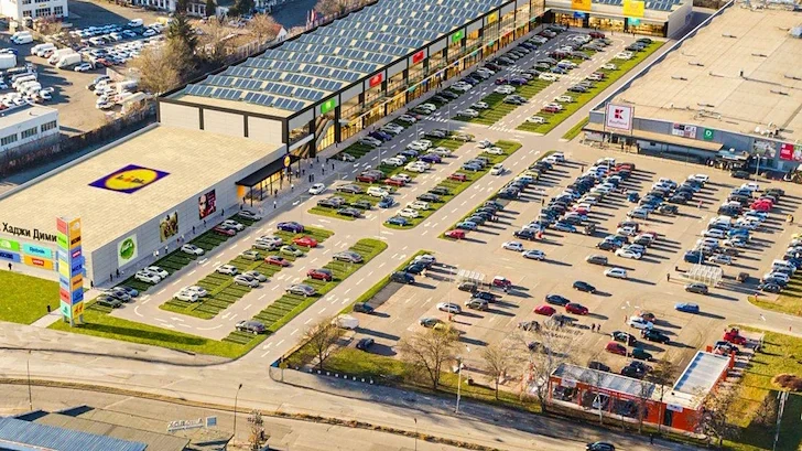 Строят нови десет ритейл парка в България