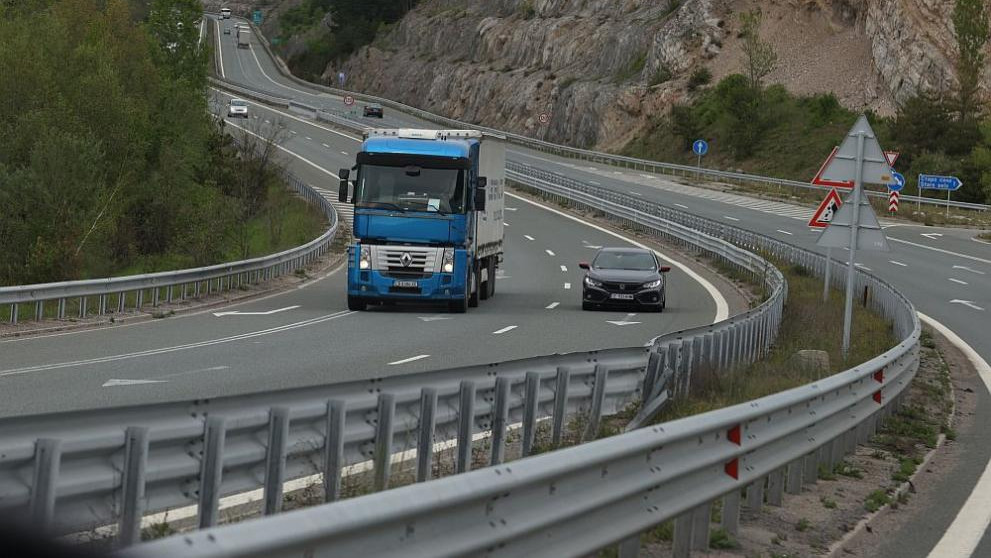 Временно ограничение на движението по АМ „Струма“ за обезопасяване на скатове