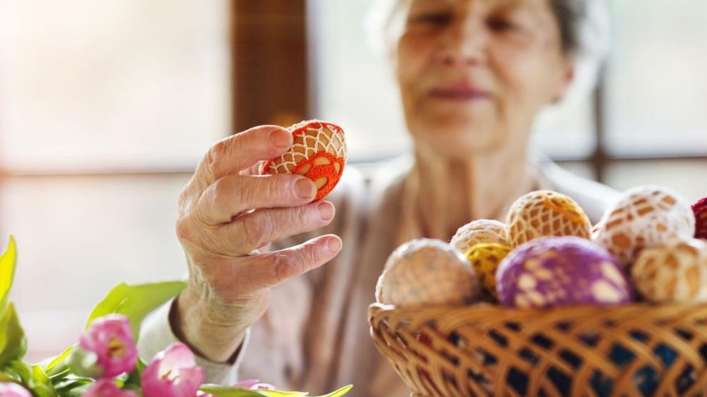 ГЕРБ с предложение: Великденските и коледните добавки да се изплащат ежегодно през март и декември