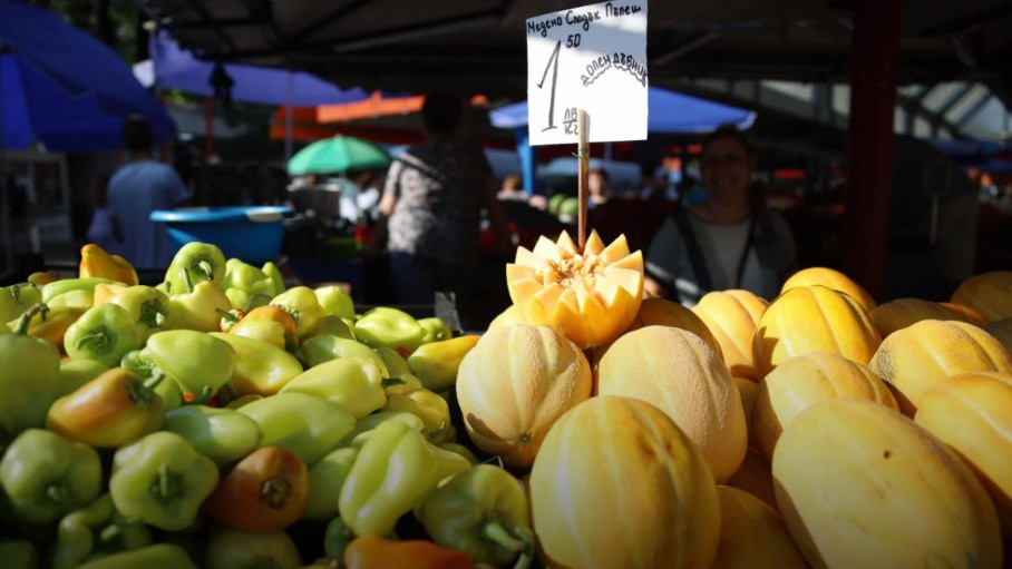 Проверки: Вносни плодове и зеленчуци редовно се предлагат на пазара като български