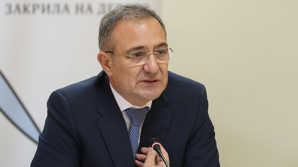 Гуцанов: Правителството се държи като туроператорска компания