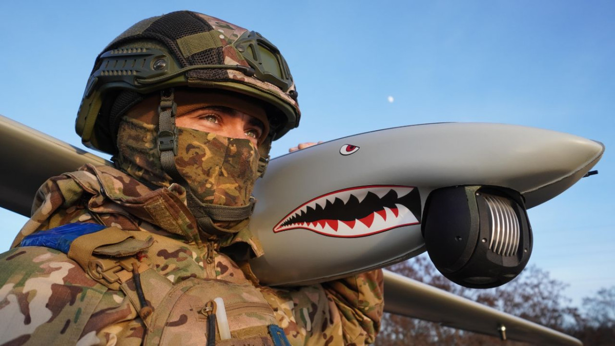 Зеленски потвърди: Украйна споделя опит срещу иранските дронове с 11 държави