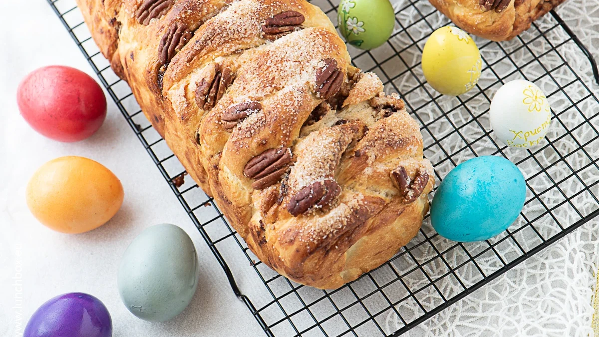 Над 6 часа отнемат приготвянето на козунак с квас, но си заслужава