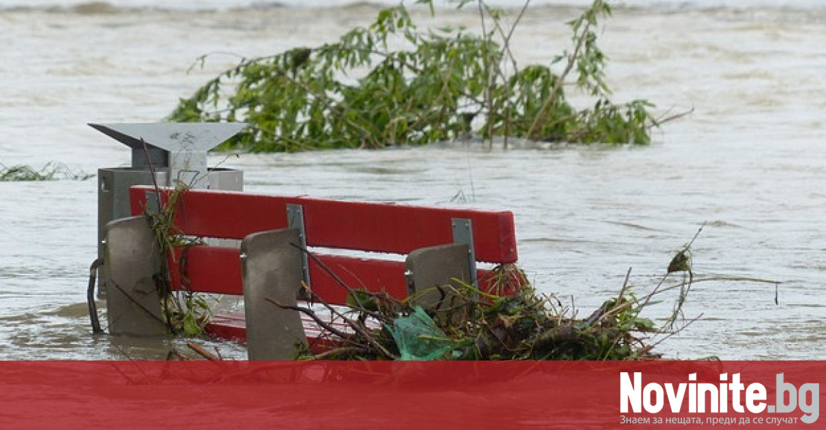 Поройни дъждове предизвикаха мащабни наводнения и активизираха свлачища на Северния
