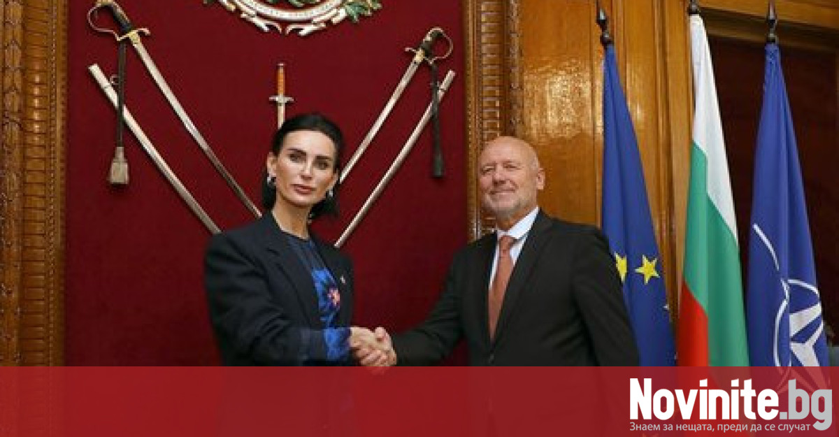 Снимка: Тагарев към украинската посланичка: МО се ангажира да задълбочи двустранното отбранително сътрудничество