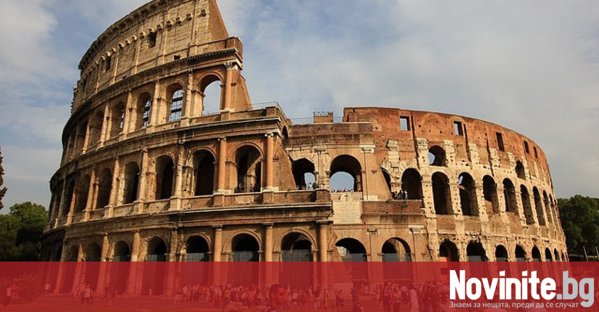 Италианските власти издирват турист драскал по стените на Колизеума Министърът
