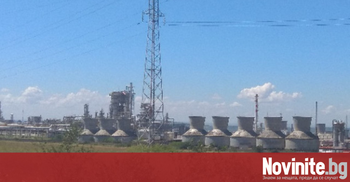 Синдикатите в рафинерията Лукойл Нефтохим се събраха извънредно при закрити врата