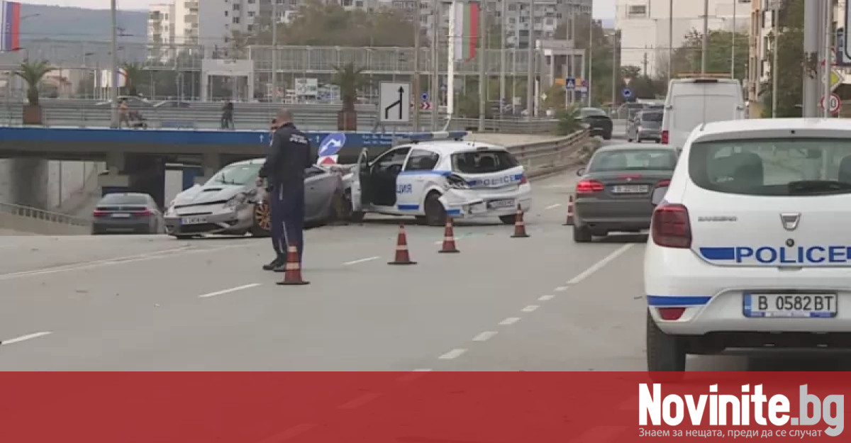 Дрогиран шофьор блъсна с колата си патрулка на Пътна полиция