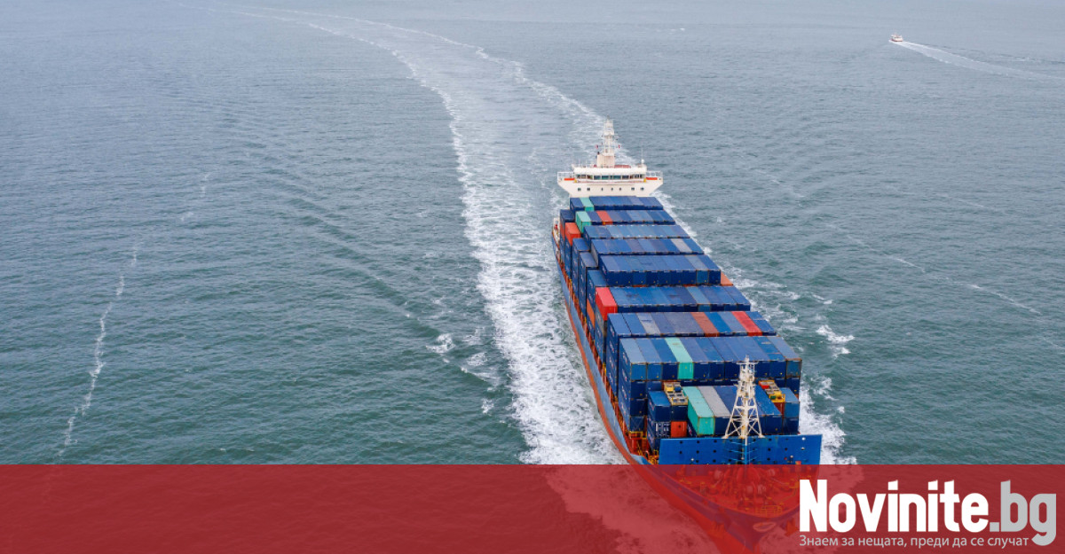 Товарен кораб под флага на Белиз, пътуващ от Обединените арабски