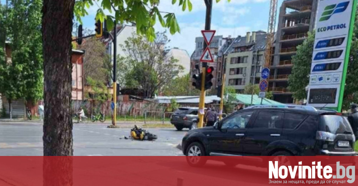 49-годишен моторист е в кома след тежка катастрофа в София.
