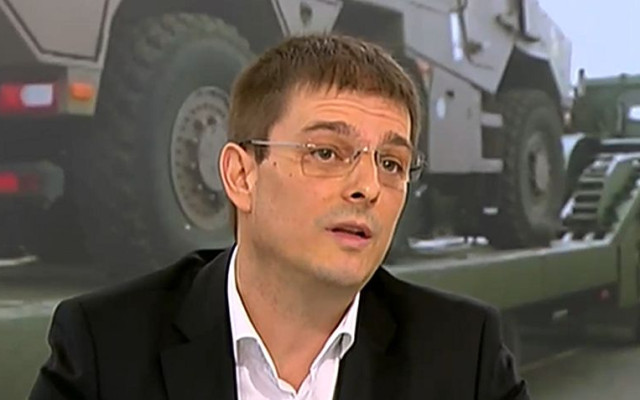 Директорът на "Кинтекс" : 4 200 тона българско оръжие за Украйна с подписа на Нинова