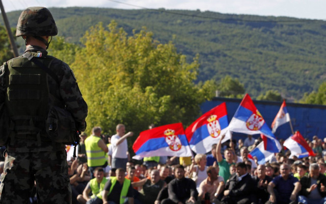 Вой на сирени: Между Сърбия и Косово напрежението е високо
