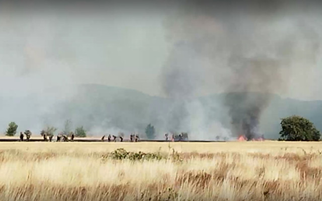Овладяха пожара на военния полигон край Казанлък