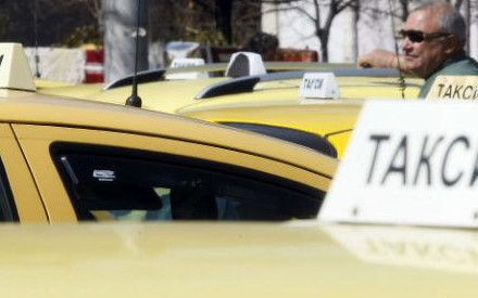 СНИМКА Гостенка на Морската столица се оплака от такси-копърка: 55 кинта за къс курс