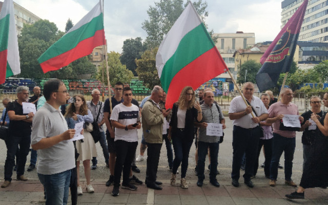 ВМРО поиска от "Лукойл" евтини горива или да спре вносът на руски петрол