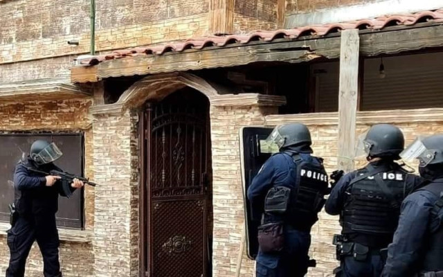 Двама убити и 7 ранени при стрелба между ромски кланове в Нова Загора