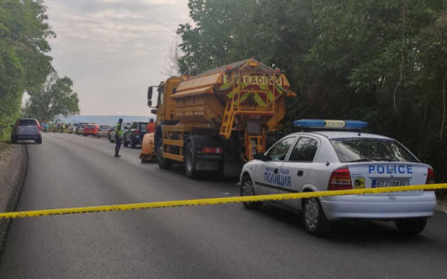 Трима загинали и 9 ранени след ужасяващ сблъсък на румънски автобус край Търново