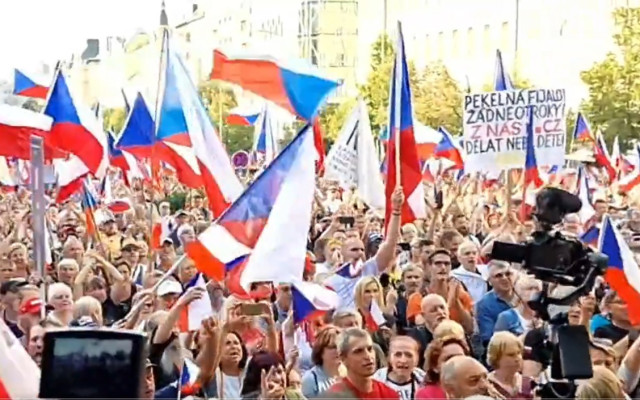 Невиждан протест в Прага срещу скъпия ток и газ