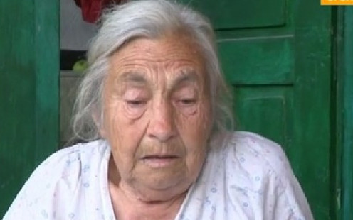 Пострадала от потопа баба от село Слатина: Вече нямам нищо, изсякоха Балкана