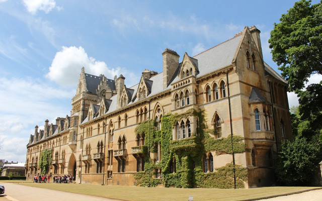 Вижте топ 10 на британските университети тази година