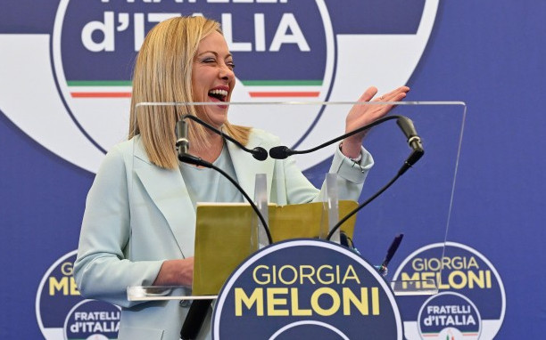 Жена ще е премиер на Италия за сефте от ВСВ, неофашистка коалиция би на изборите