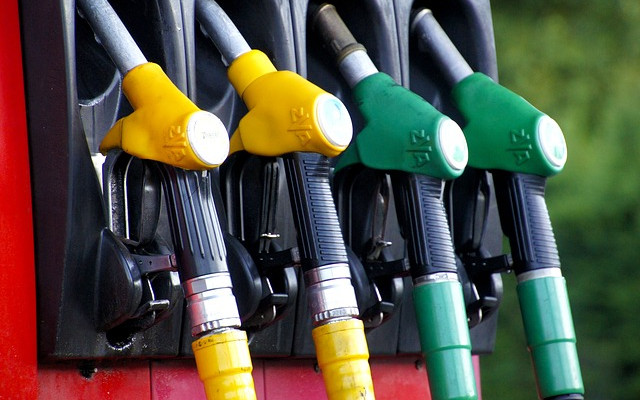 Може ли да ни излъжат на бензиностанциите с количеството гориво?