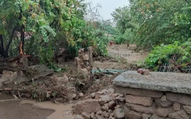 Край няма: Мародери безчинстват в наводнените села