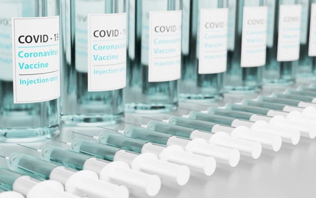 Великобритания одобри ваксината на Пфайзер/Бионтех срещу Омикрон