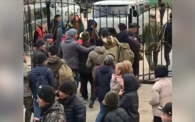 Започна се! Първи кадри от мобилизацията в Русия (ВИДЕО)