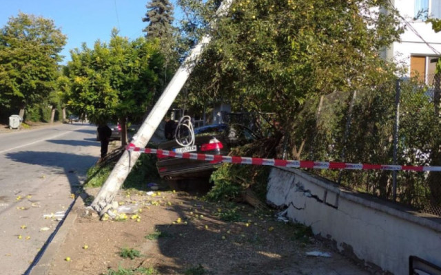 Пиян водач заби автомобила си в къща в Горна Оряховица