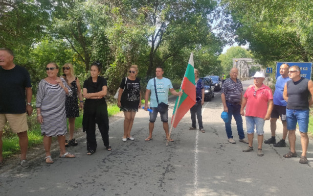 Синеморец се вдигна на протест и контрапротест