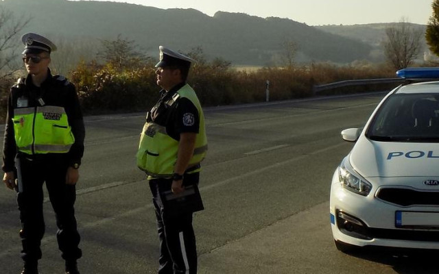 "Пътна полиция" дебне за нарушители в празничния ден