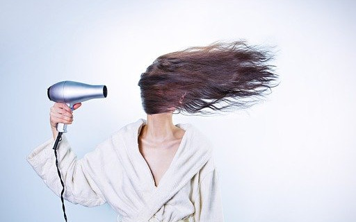 Защо ви сърби скалпът и как да се справите с проблема